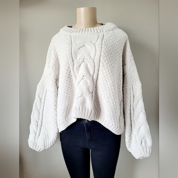 Sadie & Sage Sweaters - Sadie & Sage Anthropologie Women's Cropped Chunky Cable Knit Sweater Oversized